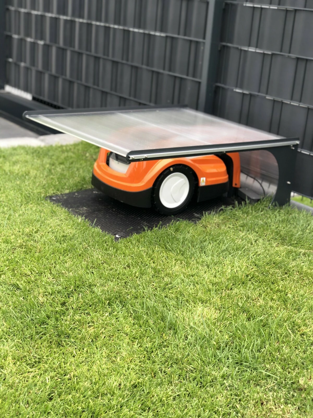 Robiport Mähroboter Garage - Stihl - Viking u.a.